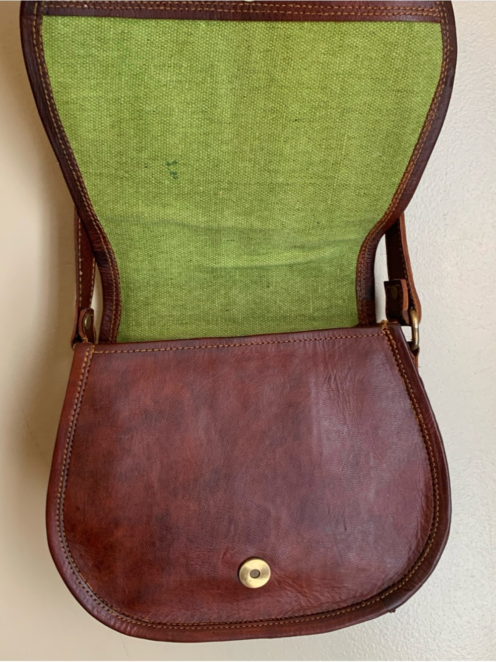 Vtg Waxed Leather Messenger Bag Crossbody Green Canvas Interior Brass Hardware - Picture 7 of 9